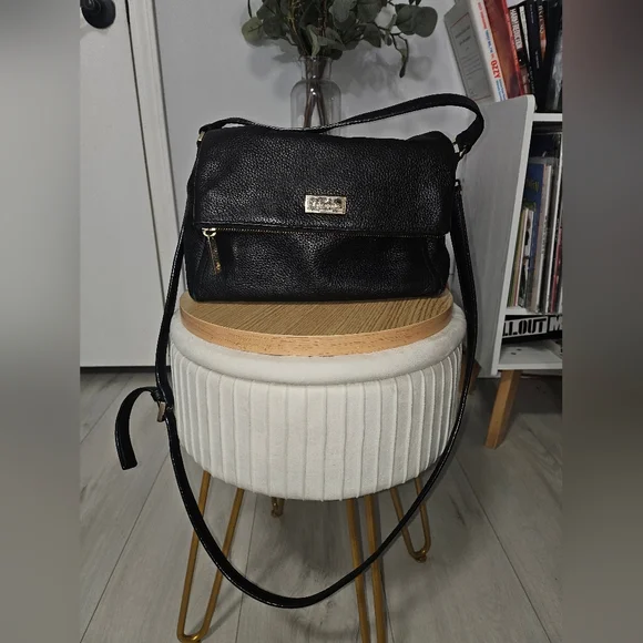 🖤 Kate Spade Fold Over Black Leather Crossbody Bag With Handle 🖤 - Picture 2 of 10